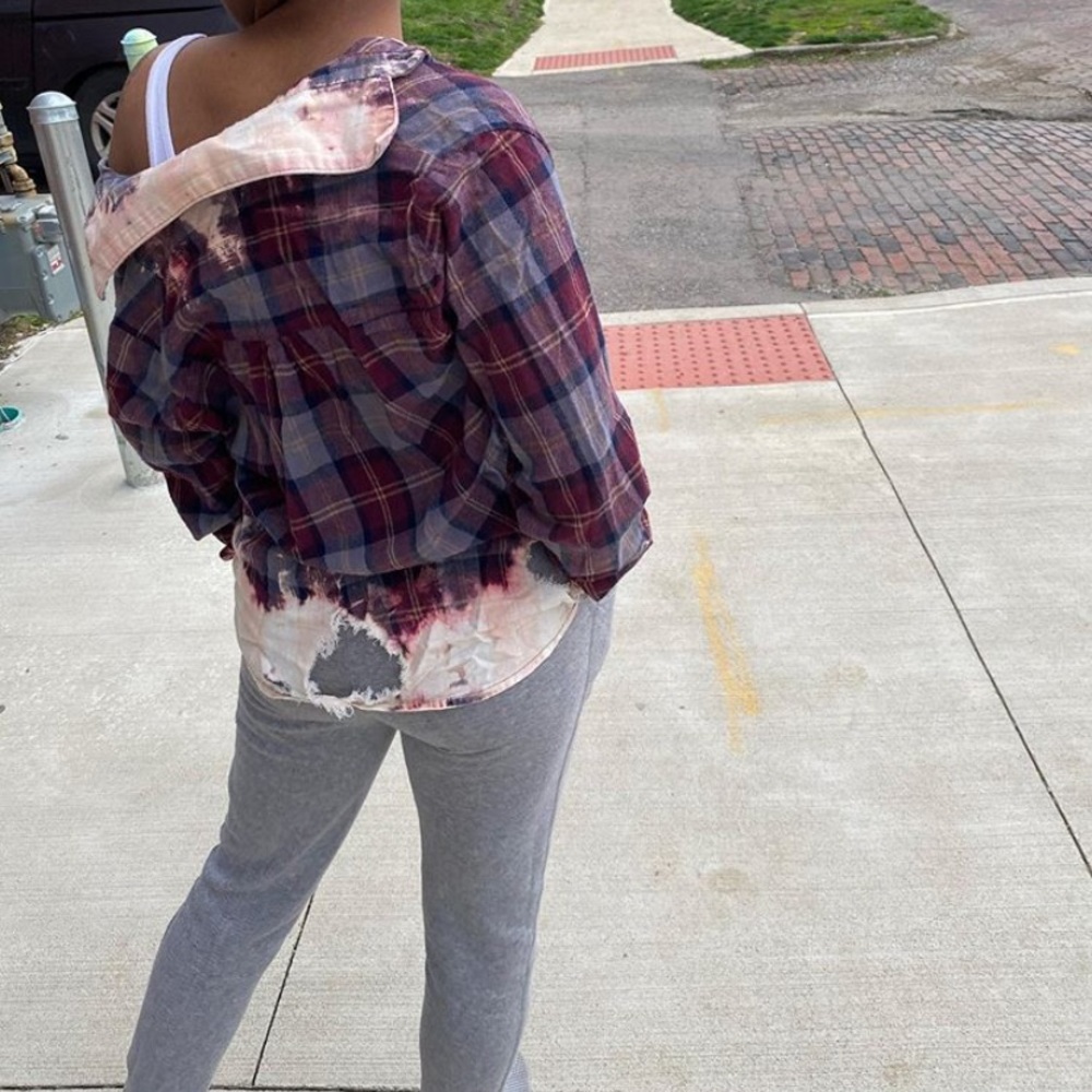 Distressed flannel - Picture 3 of 4